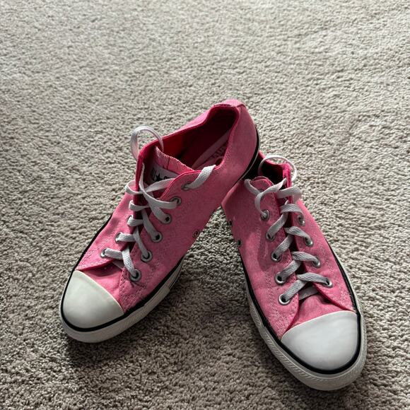 Converse Chuck Taylor All Star Low Top Sneakers Bright Pink Women's 10 Men's 8 - Picture 1 of 10